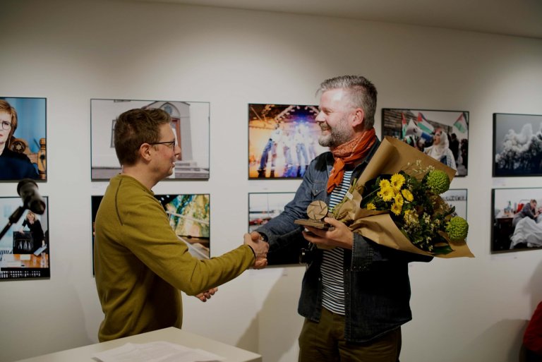 Golli tekur á móti verðlaunum fyrir Mynd ársins. Mynd: Eyþór Árnason