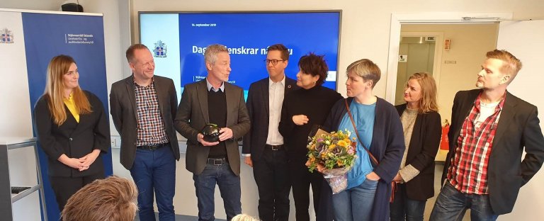 Vinningshafar ásamt ráðherra og  formanni dómnefndar
