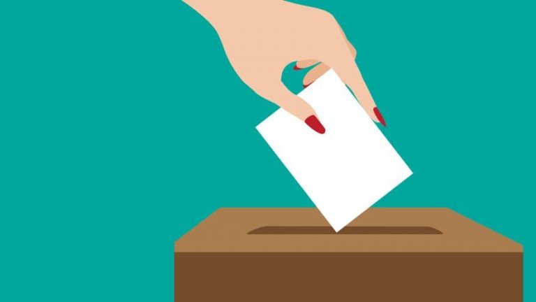 Atkvæðagreiðsla um samning á morgun