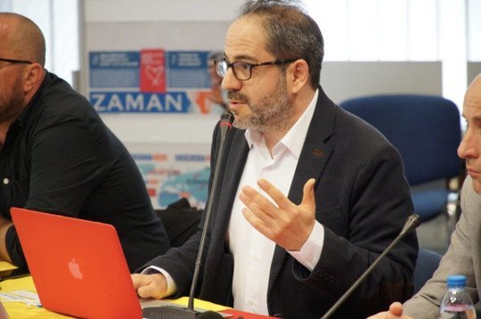 Levent Kenez, blaðamaður