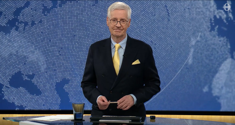 Síðasti fréttalestur Boga. Mynd: RÚV