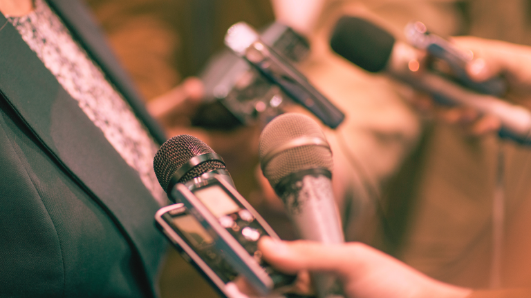 Pressukvöld: Af blaðamannablaðri og óvönduðum falsfréttamiðlum