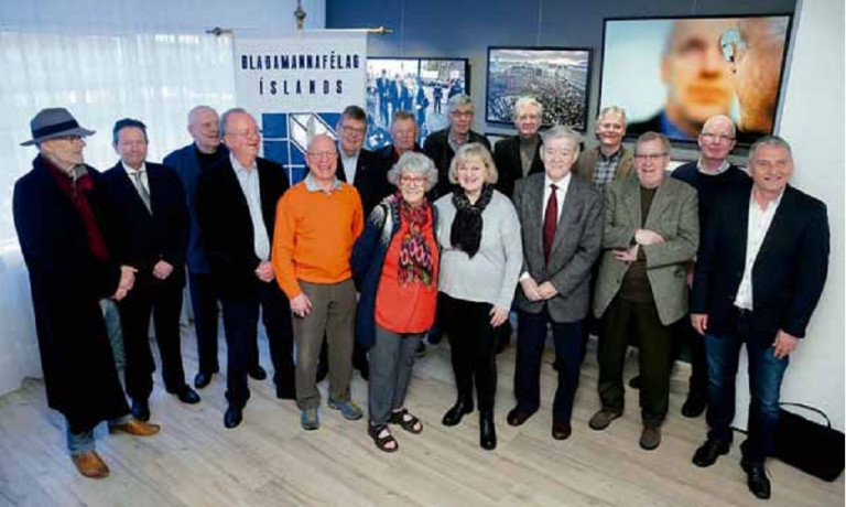 Frá formlegri útgáfu bókarinnar í húsakynnum BÍ sl. föstudag.  (Mynd: Morgunblaðið/Goli)