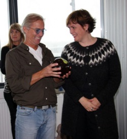 Frá afhendingu verðlaunanna í fyrra, en þá fékk Ragnar Axelsson, ljósmyndari á Morgunblaðinu verðlau…